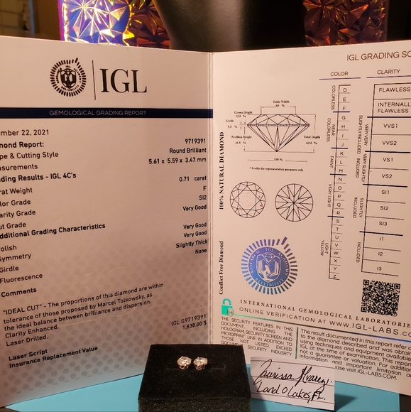 SOLD! Genuine Diamonds Earrings Set in 14kt WG - Picture 3 of 9